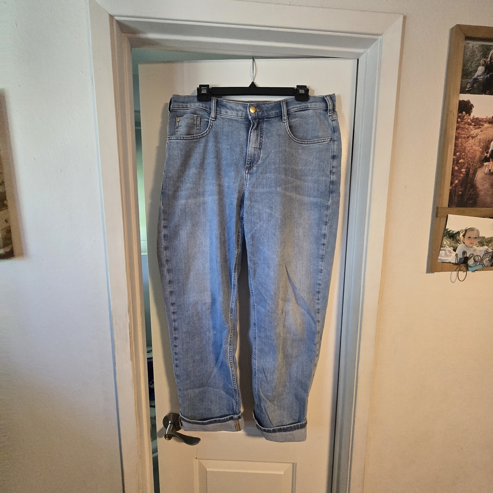 Pilcro Light Blue Ankle Jeans